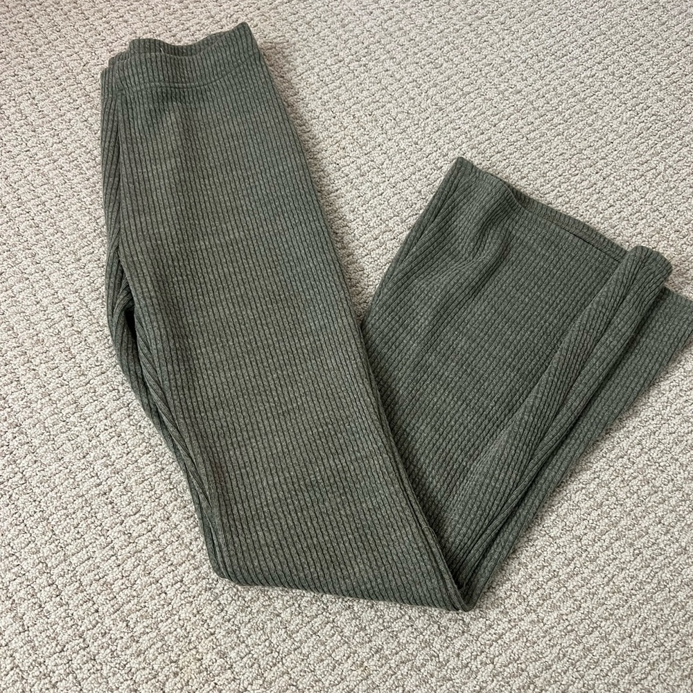 American Eagle Outfitters Knit Pants in Sage